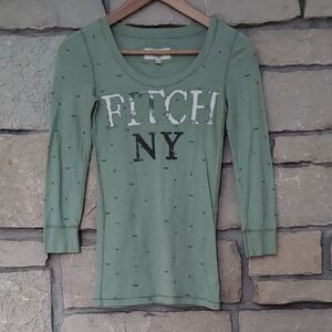 Y2K A&F! Sage Green 3/4 Sleeve Graphic Tee
